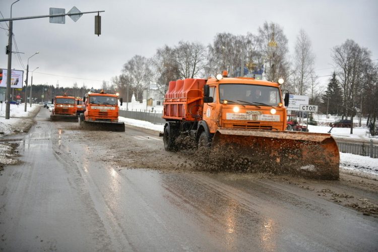 Власти Ярославля смогли сэкономить средства на уборке города от снега