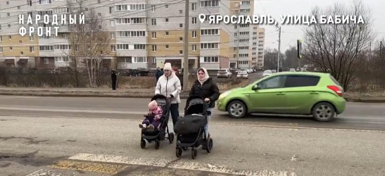 Ученики новой школы в Дзержинском районе Ярославля боятся попасть под колёса