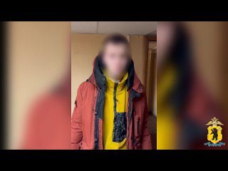 Поймали вандала, который орудовал на трамваях на остановке «ул. Свердлова» сред бела дня.