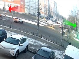 На проспекте Машиностроителей на пешеходном переходе сбили девушку.