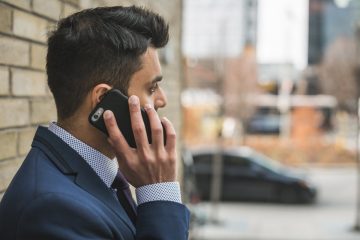 Телефон для звонка на горячую линию