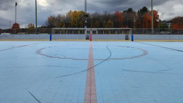 Тактическая доска у хоккейной скамейки