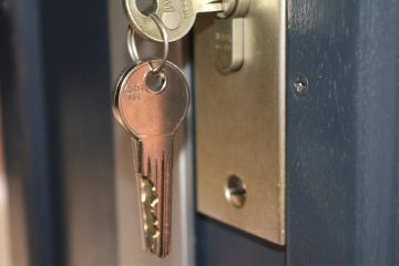 Ключи от жилья после решения суда